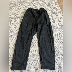 Black zara pants.